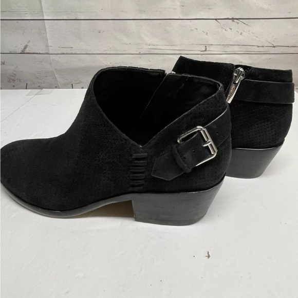 Vince Camuto Western Ankle Booties 6 Black Leather Low Heel Chelsea Boots Buckle - Picture 1 of 8